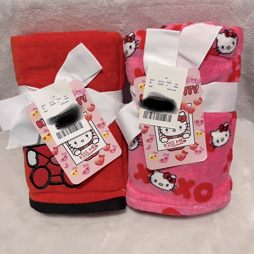 Hello kitty Valentine’s Day hand towels